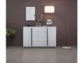 белый